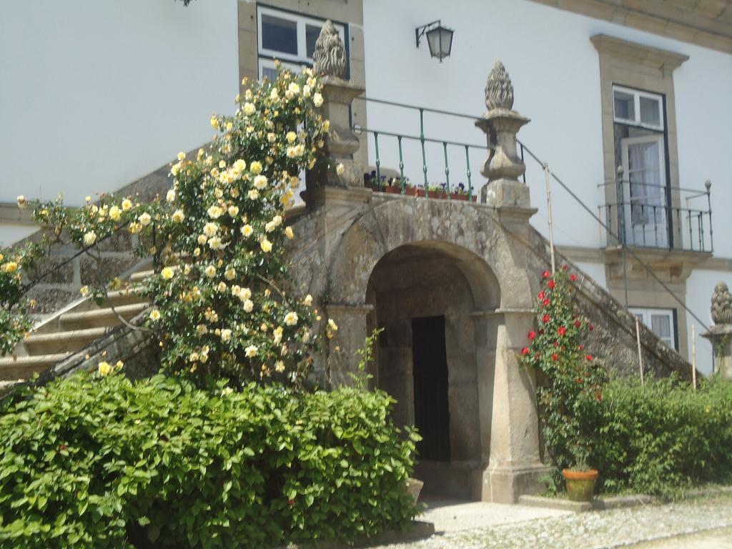 Bed and Breakfast Casa Dos Pombais Гимарайнш Экстерьер фото
